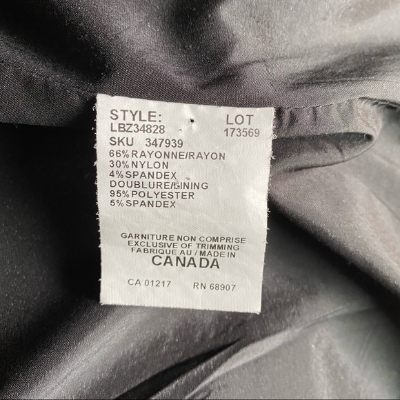 Le Chateaux Navy Blazer - Picture 4 of 4